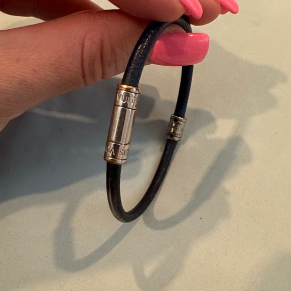 Louis Vuitton Split Leather Bracelet - Picture 8 of 8